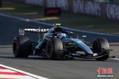 F1中国大奖赛:拉塞尔冲刺赛问鼎 安东内利夺职业生涯首个杆位