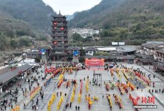 锣鼓喧天舞龙欢 张家界武陵源新春文化活