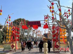 江苏扬州宋夹城马年新春:民众在穿越千